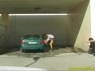 Луд пикая скъпа при на кола измиване