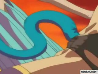 הנטאי תלמידת בית ספר מזוין על ידי tentacles