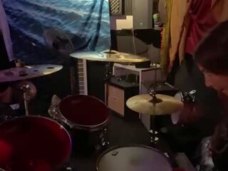 Felicity feline drumming pikk jam