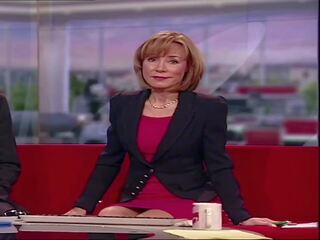 Sian williams beguiling crossing këmbë, falas pd e pisët kapëse të jetë | xhamster