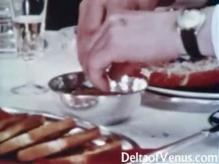 Clássicos adulto filme 1960s - peluda maduros morena - tabela para três