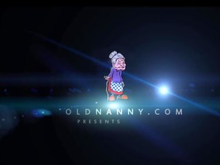 Oldnanny бабичка и съблазнителен тийн насладете се лесбийки играя