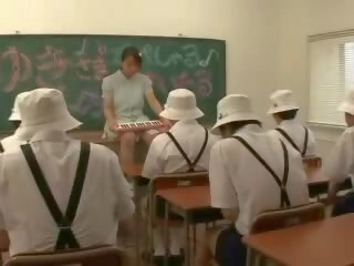 Japonesa sala de aula diversão exposição