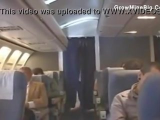 Stewardeza și japonez striplings la dracu pe avion