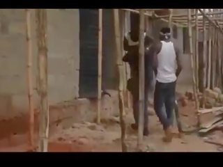 非洲人 nigerian 贫民窟 chaps 钢棒 一 处女 / 部分 我