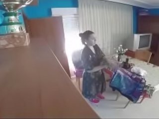 Una mujer viuda se hace la enferma para que el dr. venga yang casa y poder comerse su polla gui114