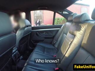 Pulled rinnakas uk goddess analized sisse politsei auto
