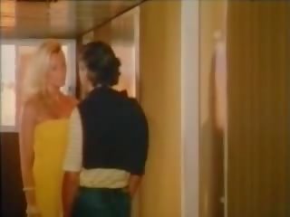 Blutjunge Liebesschulerinnen 1981, Free dirty movie 4c