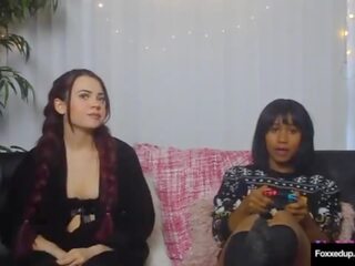 Panjang berambut lesbo sabina pemerah muka menggoda baik hati gamer kekasih jenna foxx&excl;